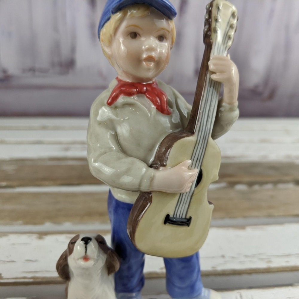 Bing & Grondahl Alex 2008 guitar dog‎ boy B&G figur - Picture 7 of 8